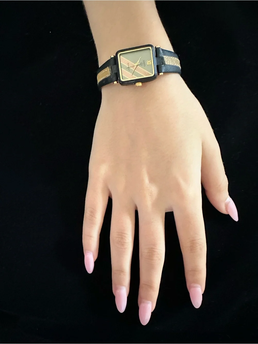 Gucci Vintage Square Dial Leather Strap Watch - Black & Brown Tan